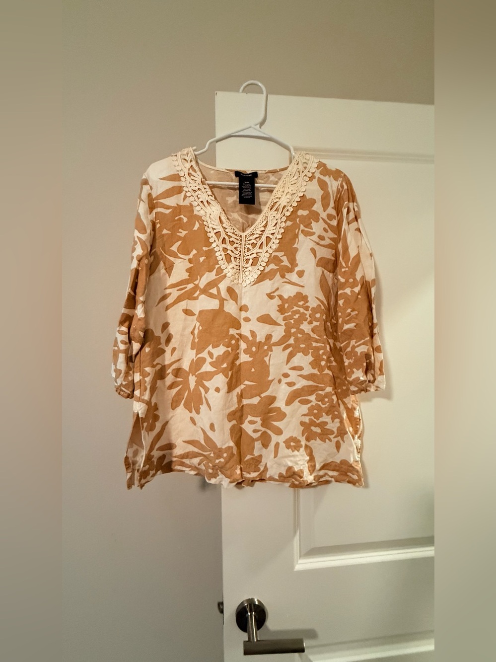 Premise Tan & Cream Floral Crochet V-Neck Tunic